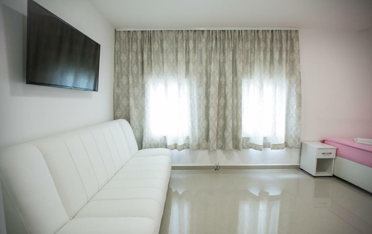 Pansion Kipovi Bed & Breakfast Tuzla Exterior foto