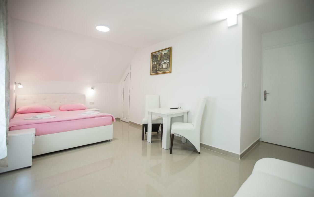 Pansion Kipovi Bed & Breakfast Tuzla Exterior foto
