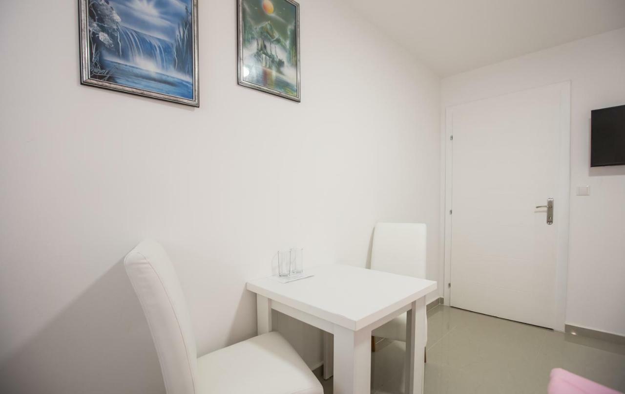 Pansion Kipovi Bed & Breakfast Tuzla Exterior foto